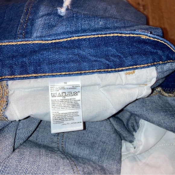 Old Navy Women’s Denim Shorts |Size 16 |Boyfriend Shorts|Mid-Rise|Beach Boho Y2K - Picture 5 of 7